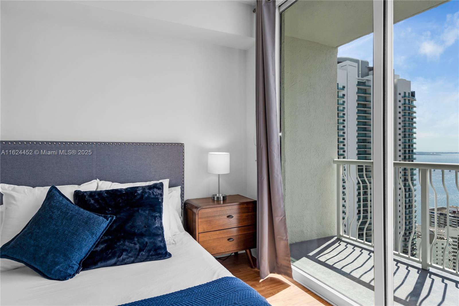 THE CLUB AT BRICKELL BAY - Residential