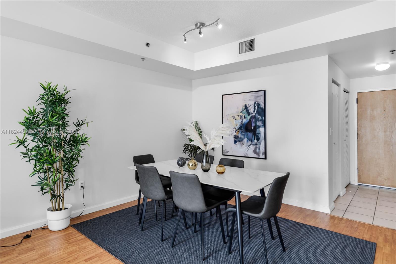 THE CLUB AT BRICKELL BAY - Residential