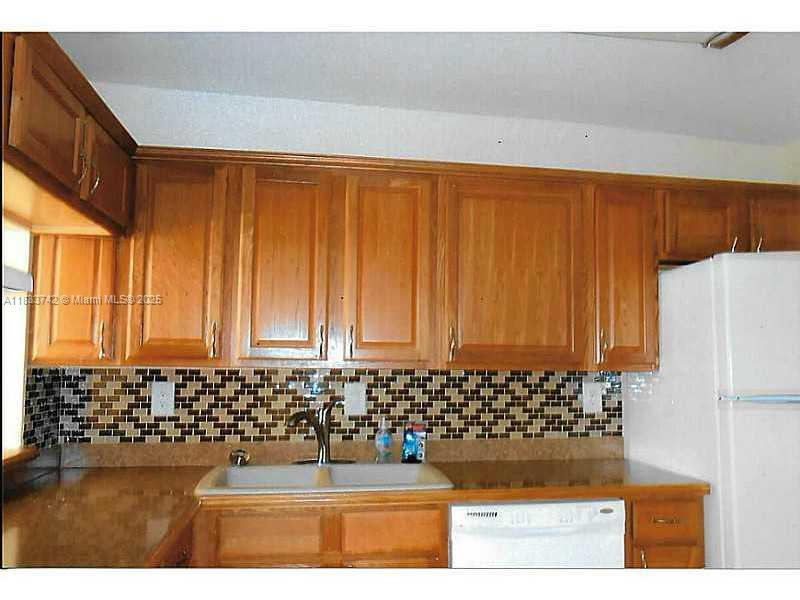 7900 CAMINO CR 401