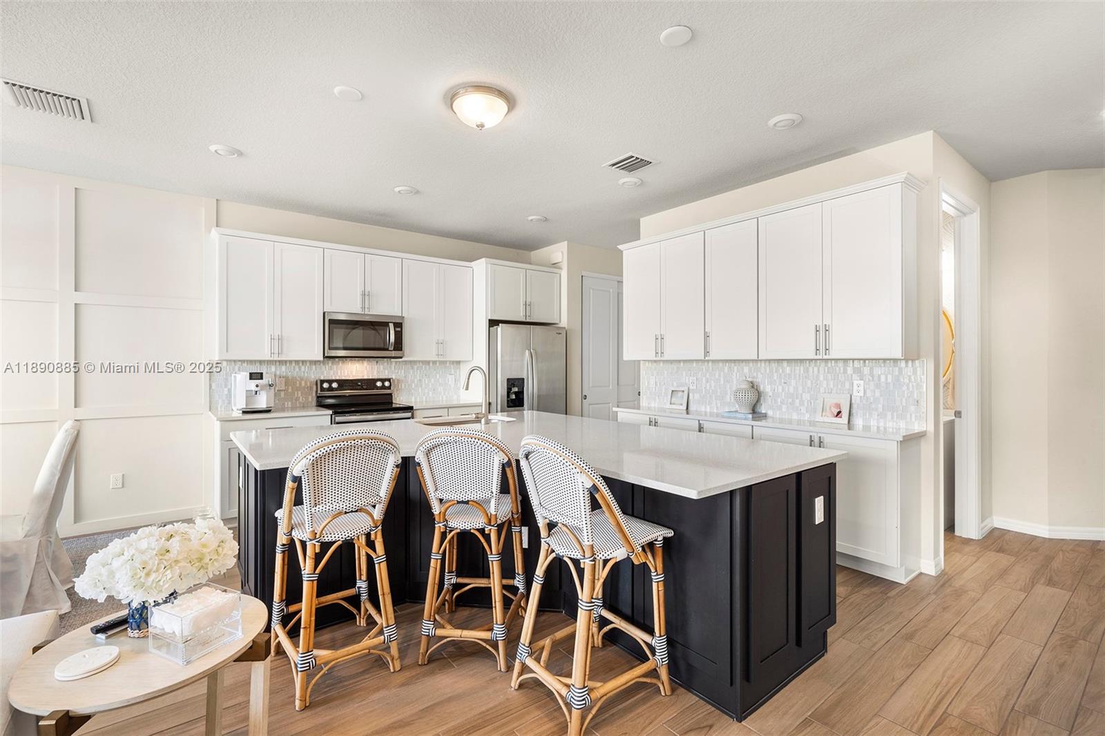OAK TREE PROPERTY REDEVEL - Residential Lease