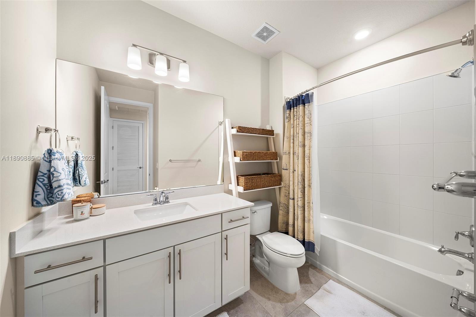 OAK TREE PROPERTY REDEVEL - Residential Lease