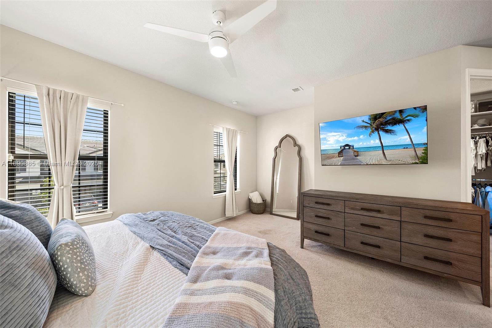 OAK TREE PROPERTY REDEVEL - Residential Lease