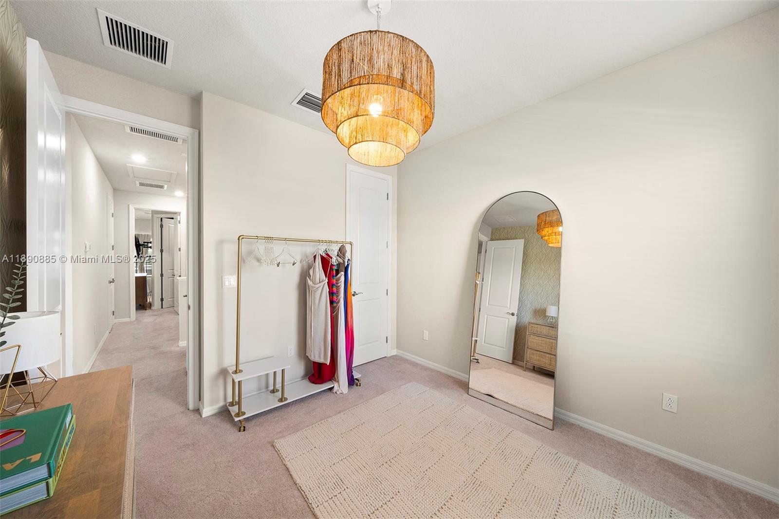 OAK TREE PROPERTY REDEVEL - Residential Lease