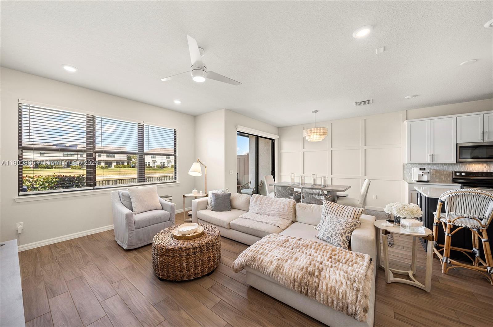 OAK TREE PROPERTY REDEVEL - Residential Lease