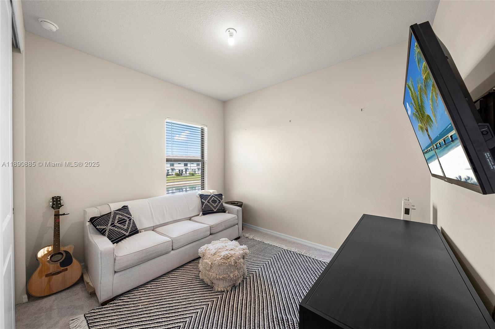 OAK TREE PROPERTY REDEVEL - Residential Lease