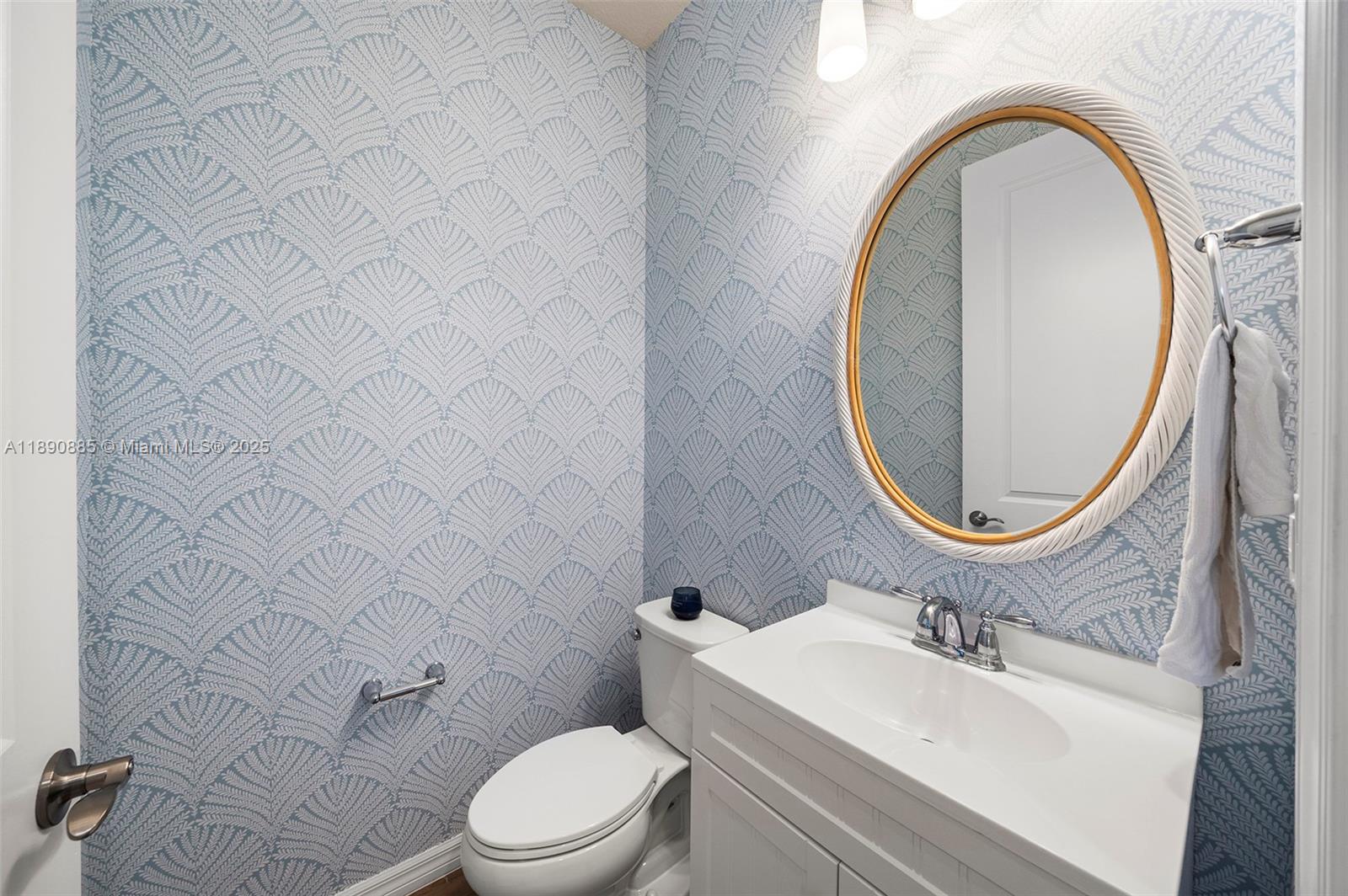 OAK TREE PROPERTY REDEVEL - Residential Lease