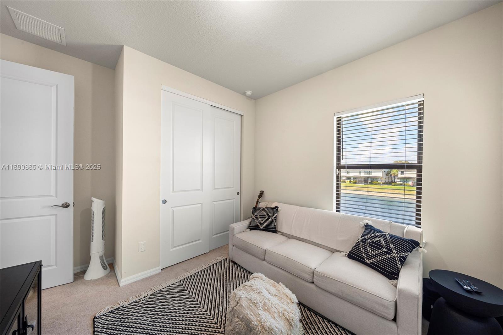 OAK TREE PROPERTY REDEVEL - Residential Lease