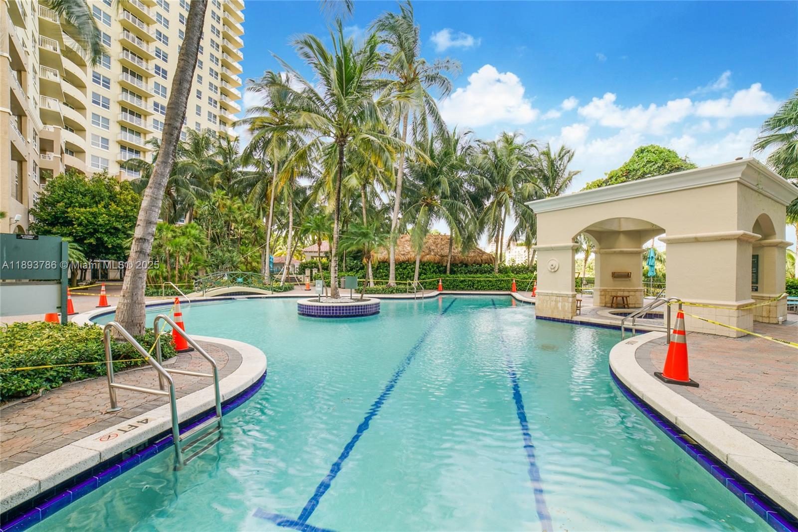 TURNBERRY ON THE GREEN CO - Residential