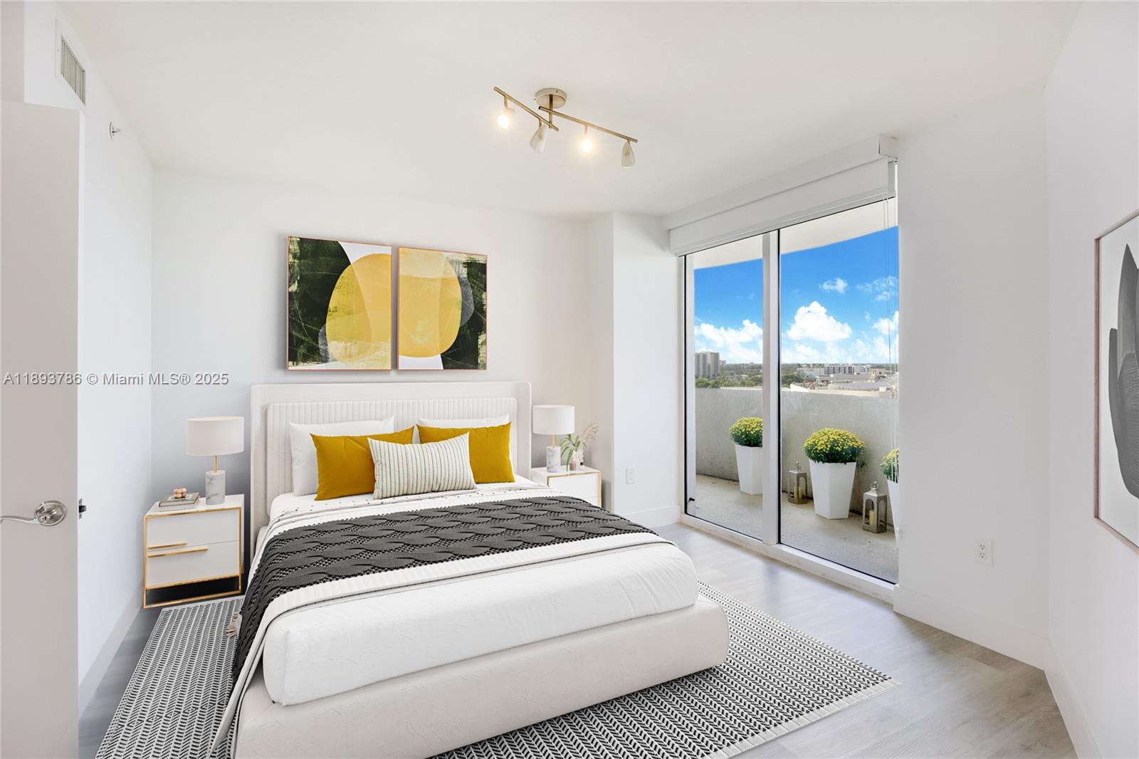 TURNBERRY ON THE GREEN CO - Residential