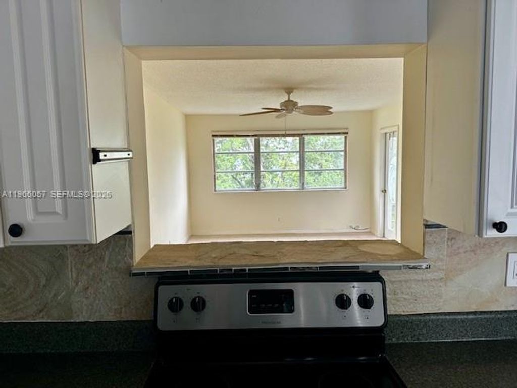 Photo of 2223 Park Ln #304, Hollywood, FL 33021 (MLS # A11965057)