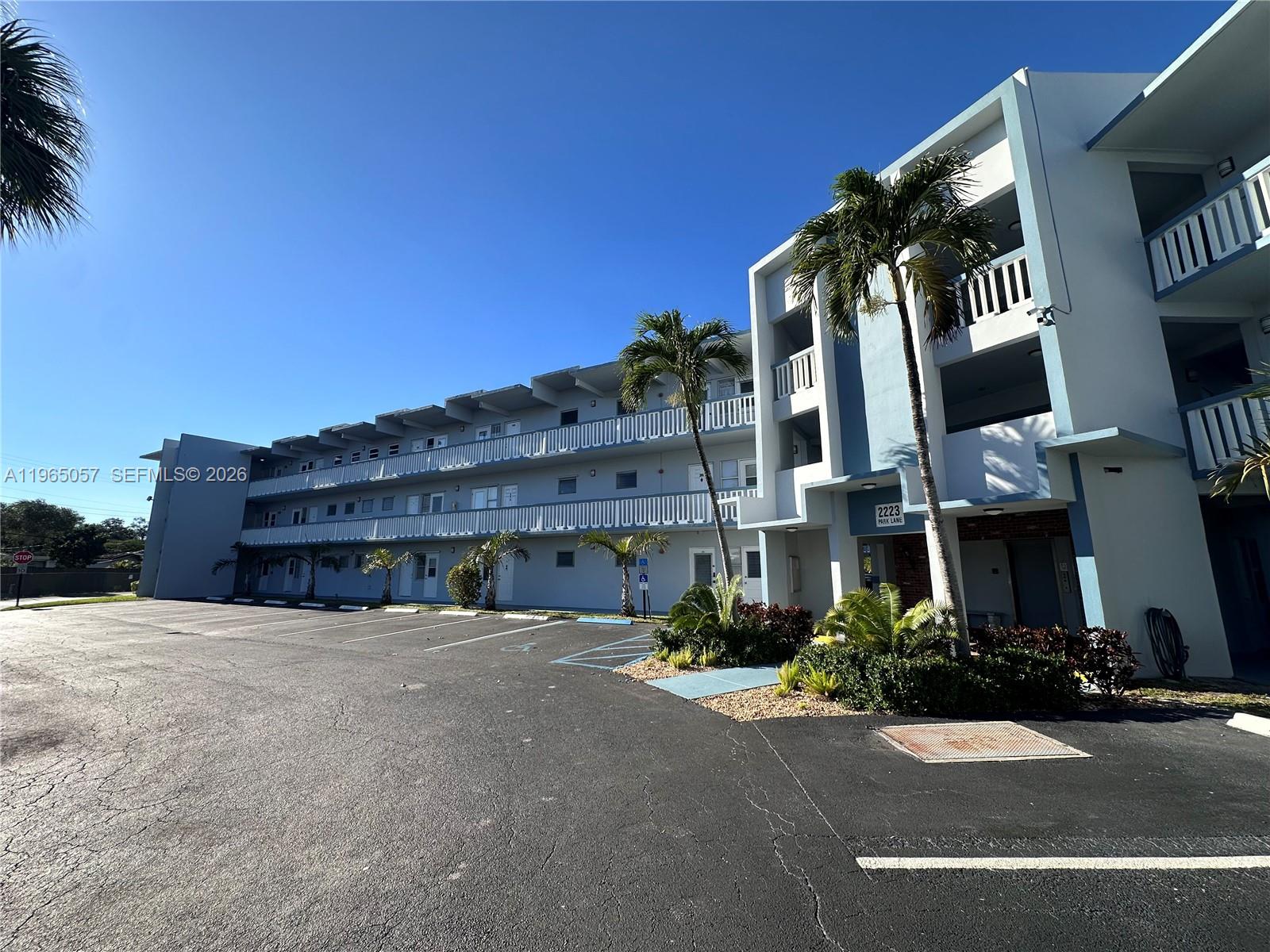 SHERIDAN LAKES CONDO APTS - Residential