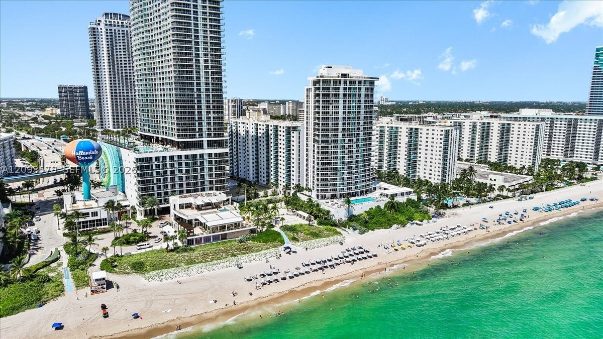 4001 S Ocean Dr 4C