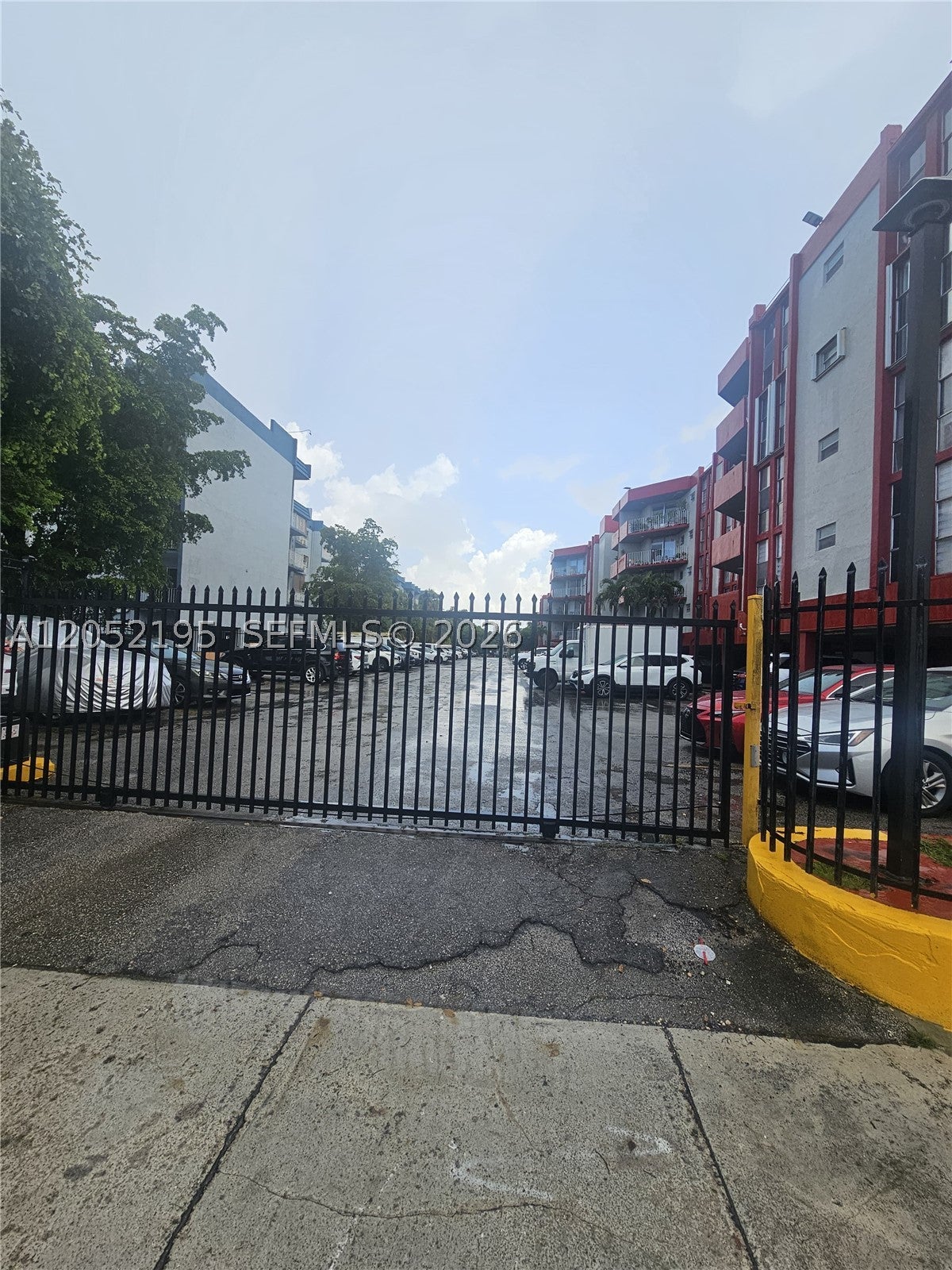 1750 W 46th St 518