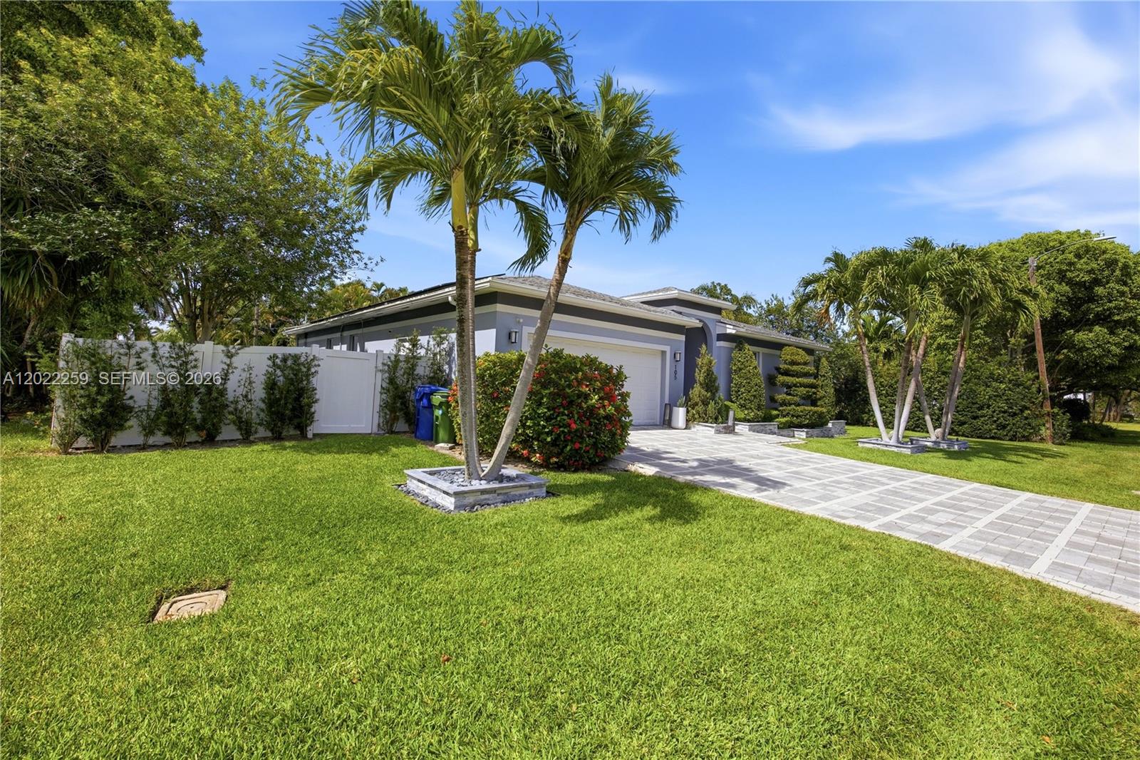 105 NE 28th Ct