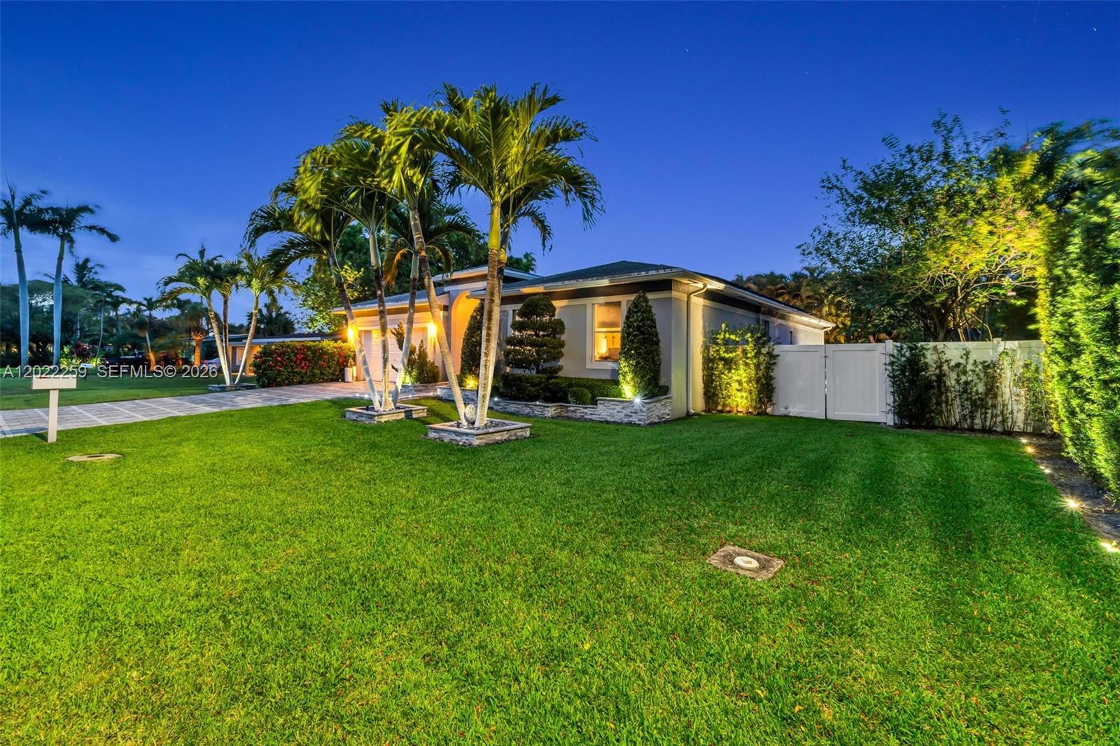 SUNSET MANORS AMEN PLAT - Residential