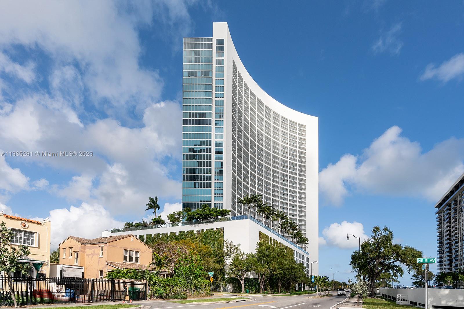 BLUE CONDO - Residential Lease