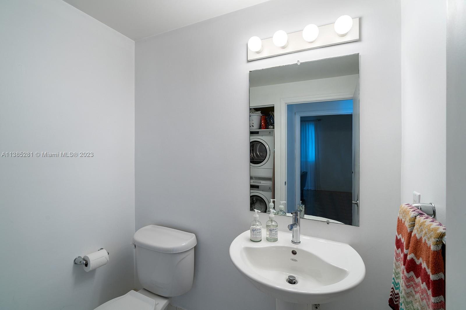 BLUE CONDO - Residential Lease