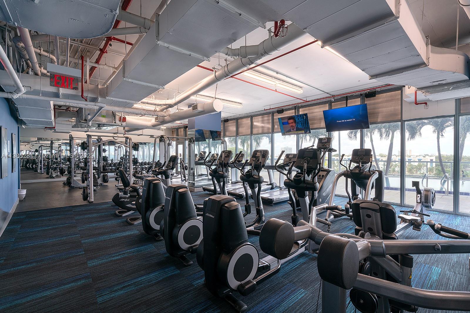 BLUE CONDO - Residential Lease