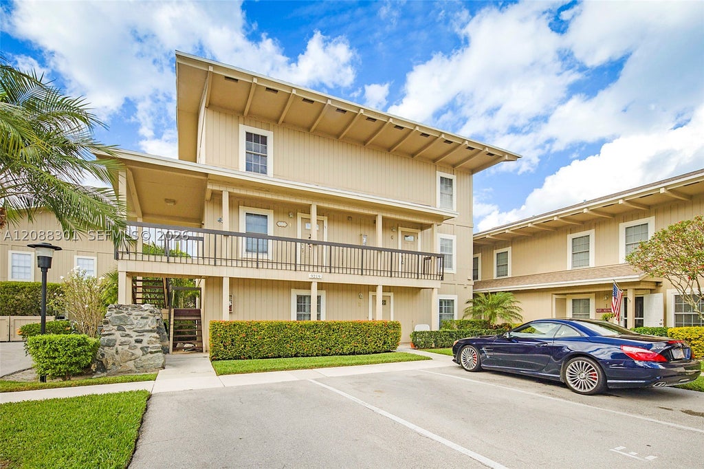 Photo of 9219 SE Riverfront Ter #G, Jupiter, FL 33469 (MLS # A12088301)