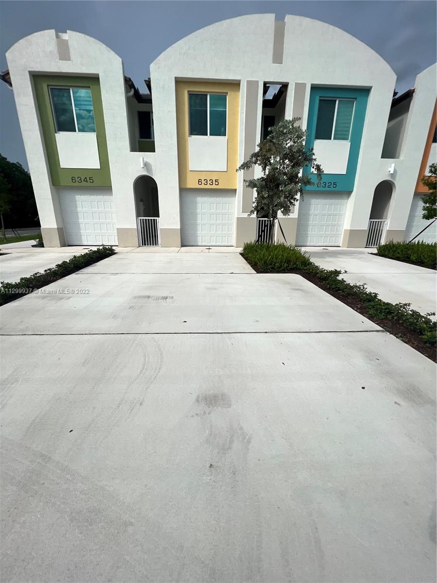 Beautiful fully updated townhouse located in Jasmine Cove with Lake View. This Townhouse is composed of 3 spacious Bedrooms, 2 Full Baths on the second floor and half Bath on the first floor. High quality Kitchen with granite counters and Stainless Steel Appliances. For more info, call listing agent.