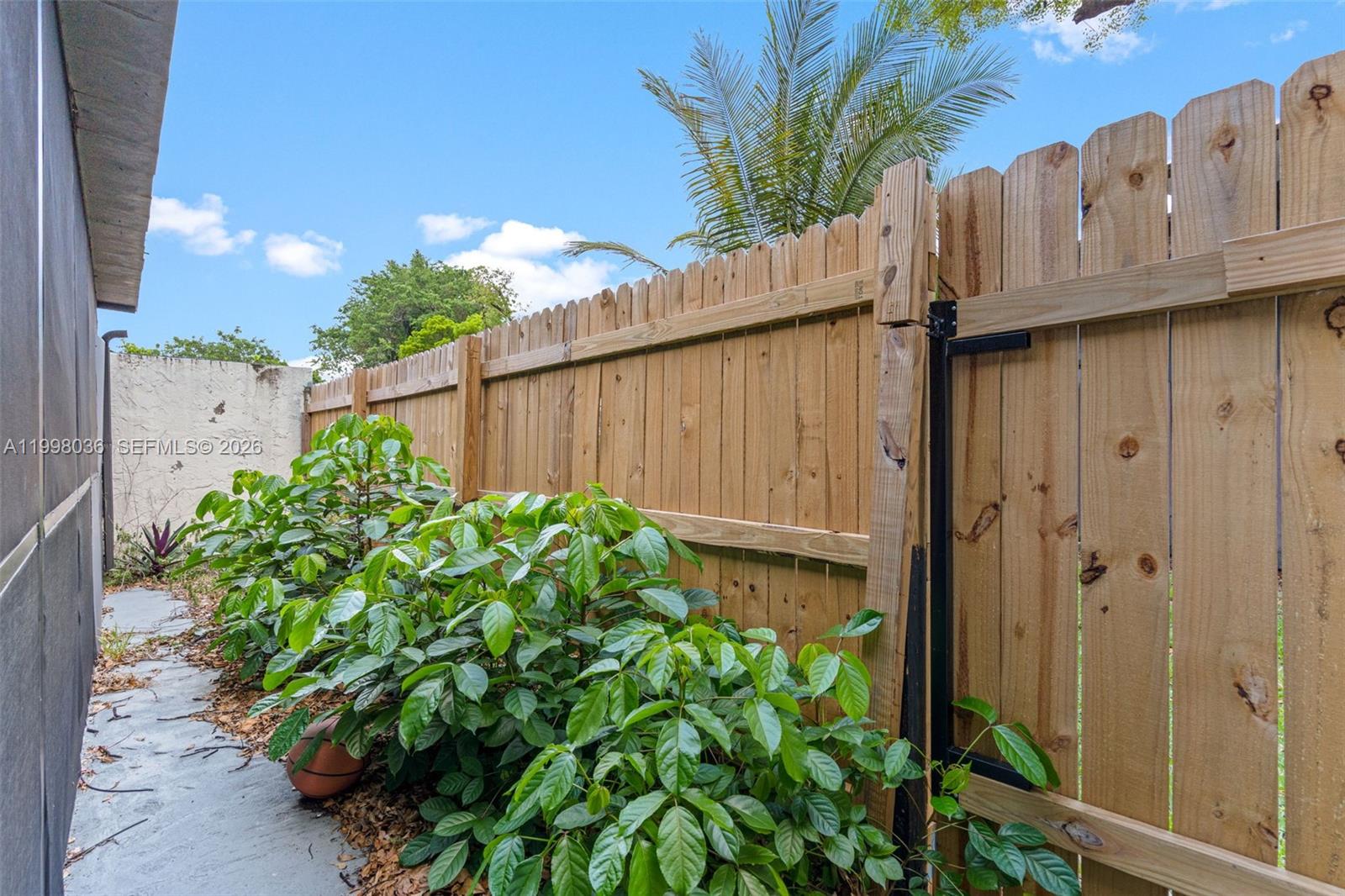 WOODSCAPE TOWNHOMES - Residential Lease