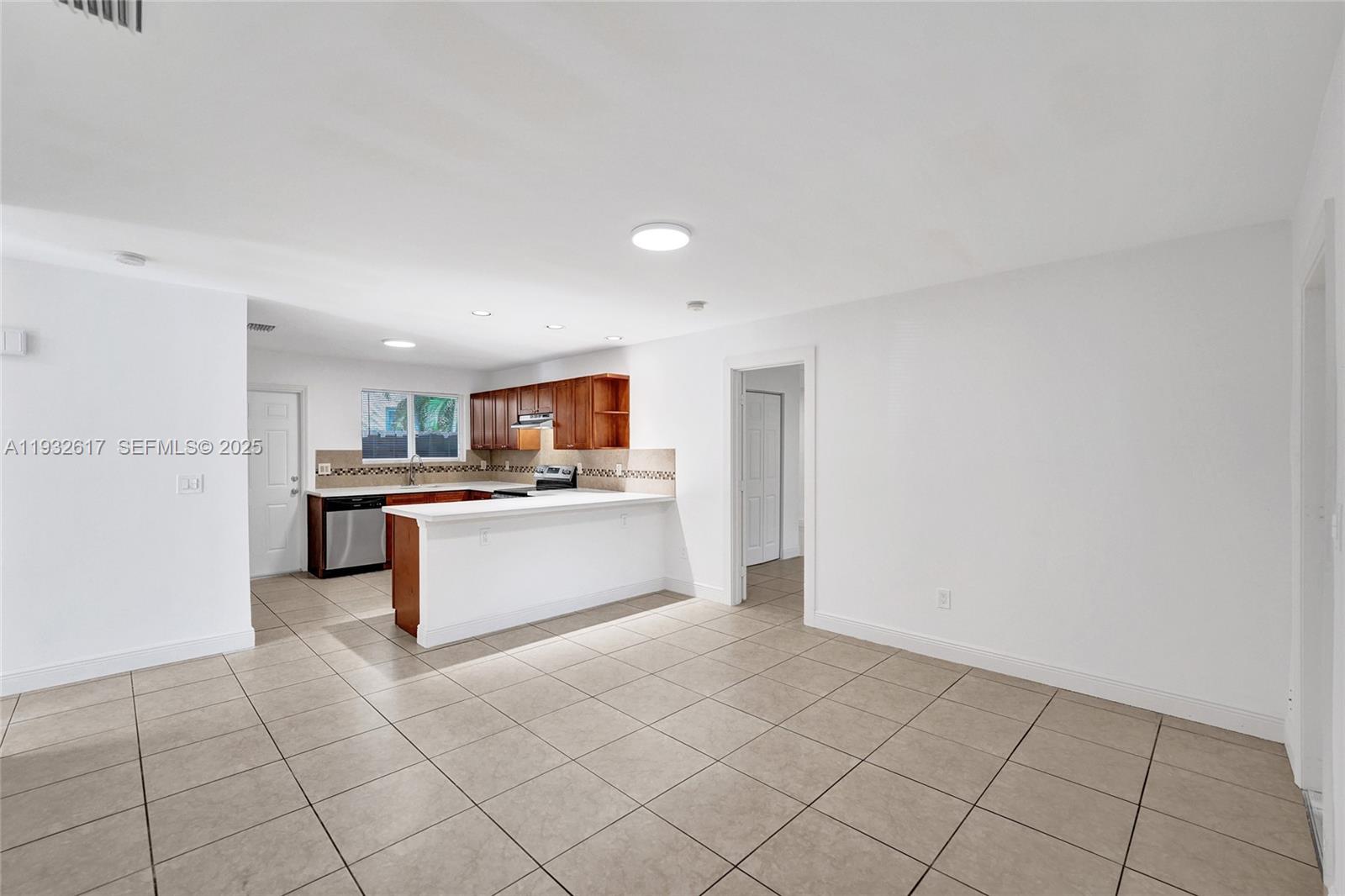 HALLANDALE BY THE SEA - Residential Lease