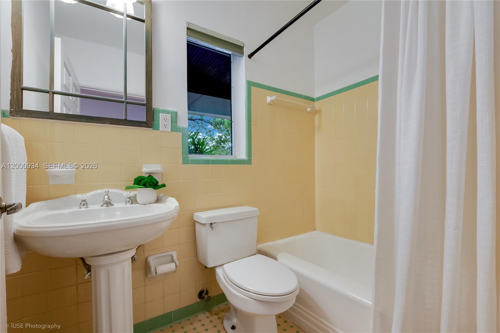 GRANADA PLACE AMD PL - Residential