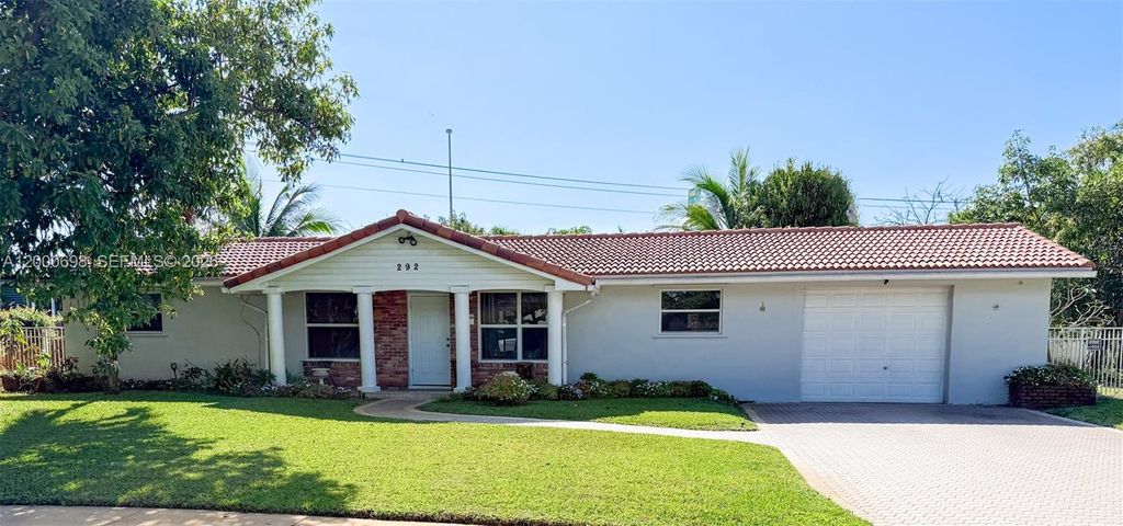 Photo of 292 SW 52nd Ave, Plantation, FL 33317 (MLS # A12000698)