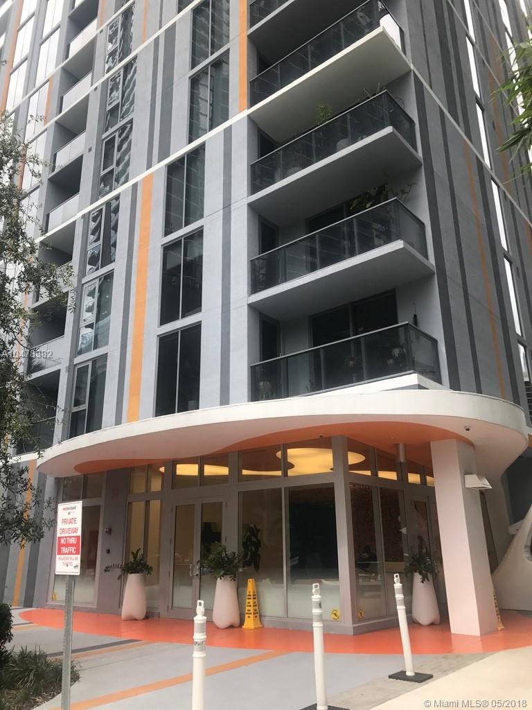 Beautiful 2 Bed 2 Bath plus Den with wood floors all throughout. European kitchen with stainless steel appliances. Nice full service building with great amenities. Excellent location in Brickell just steps from Brickell Citicentre and more. Ready to move in and easy to show.