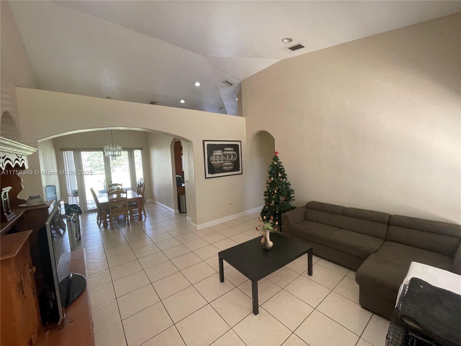 SOUTH KENDALL ESTATES - Residential