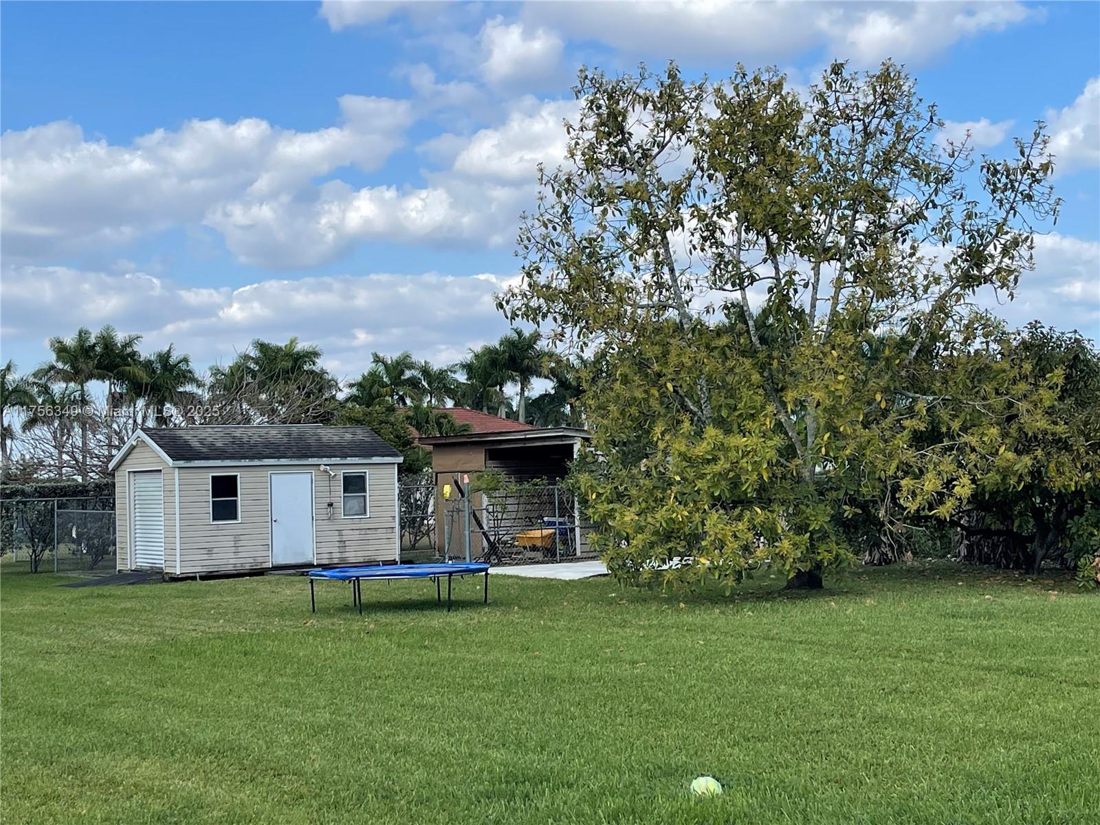 SOUTH KENDALL ESTATES - Residential