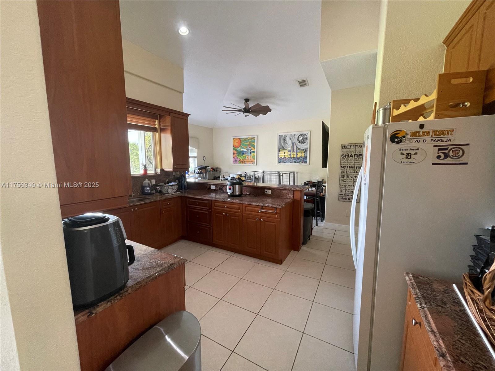 SOUTH KENDALL ESTATES - Residential