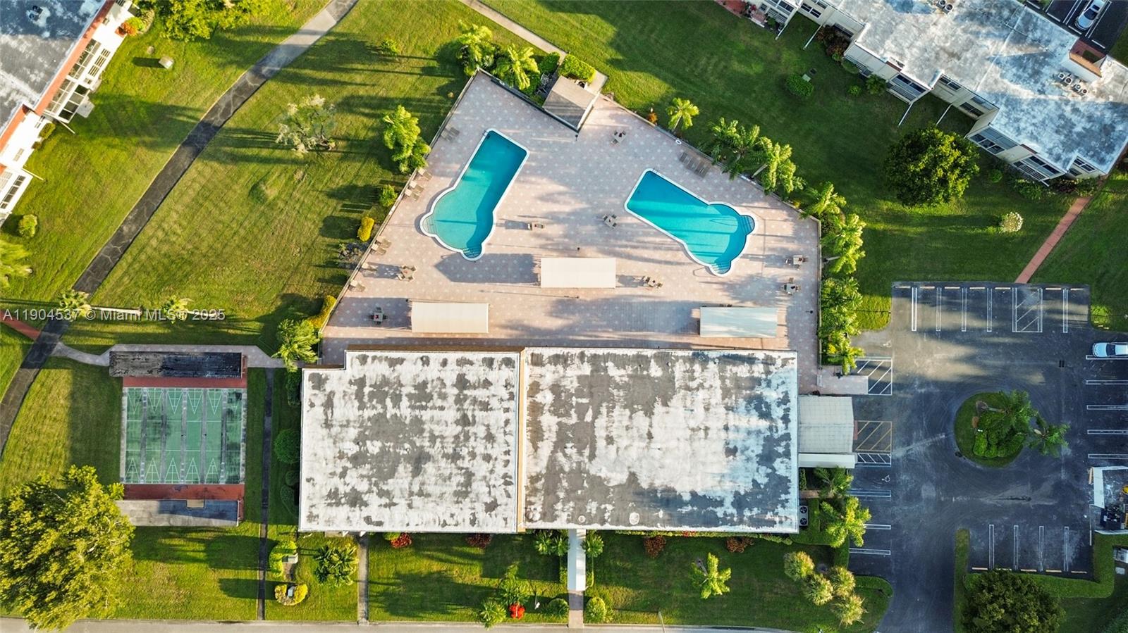 VILLAGES OF ORIOLE ABBEY - Residential