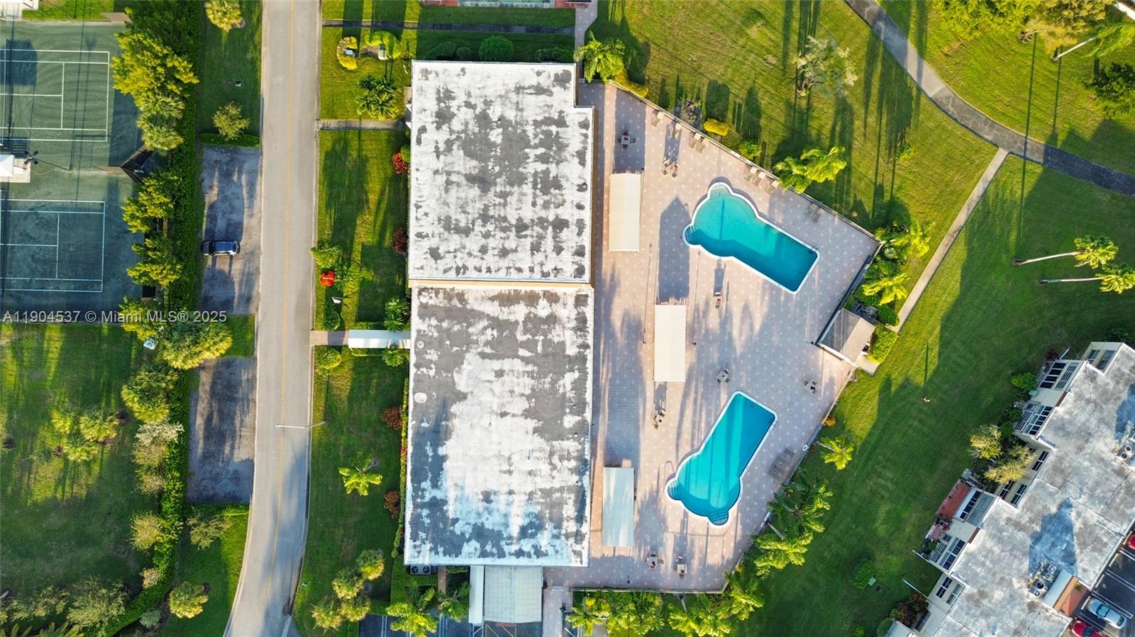 VILLAGES OF ORIOLE ABBEY - Residential