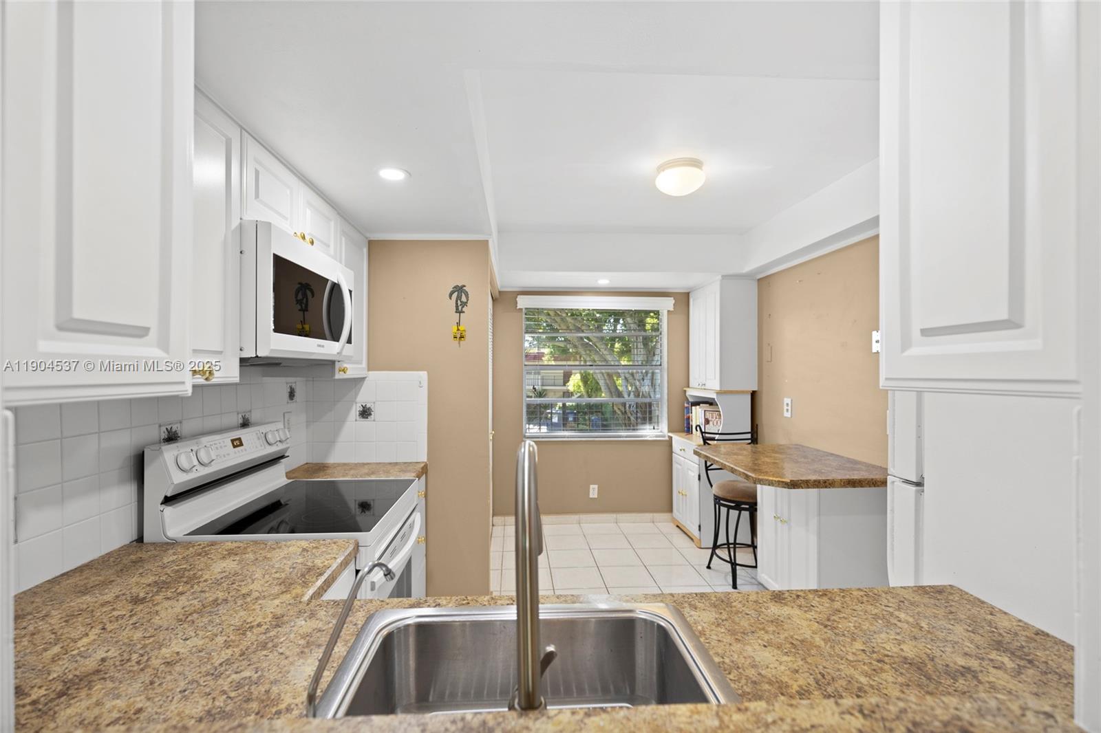 VILLAGES OF ORIOLE ABBEY - Residential