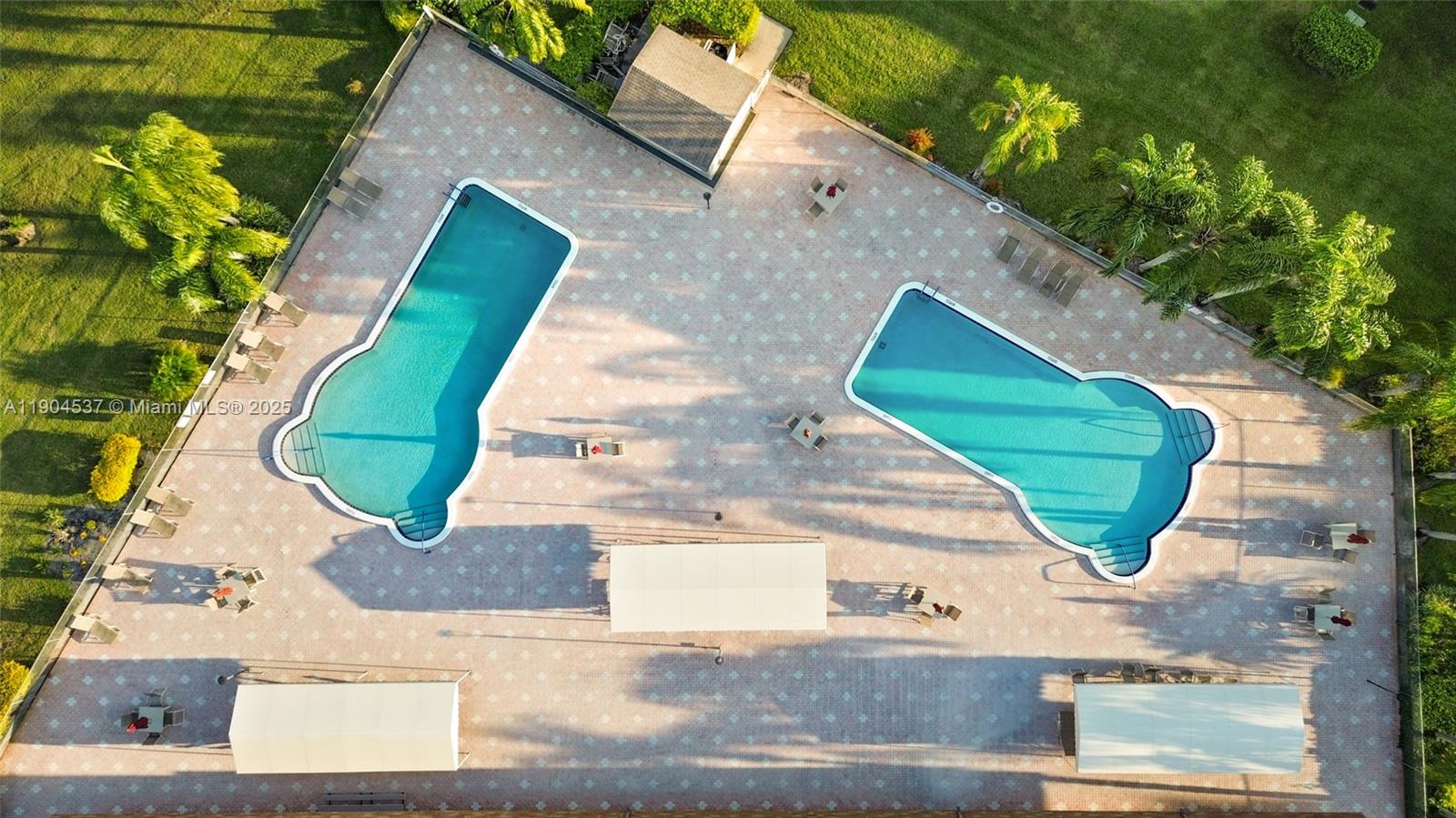 VILLAGES OF ORIOLE ABBEY - Residential