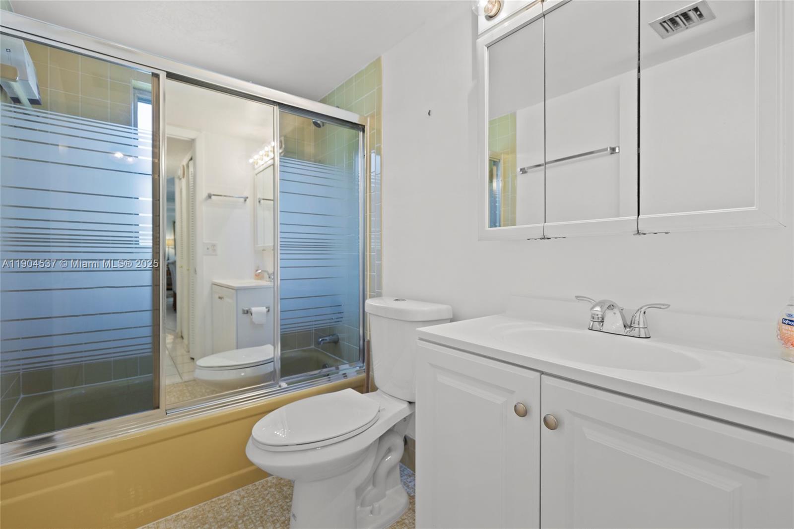 VILLAGES OF ORIOLE ABBEY - Residential