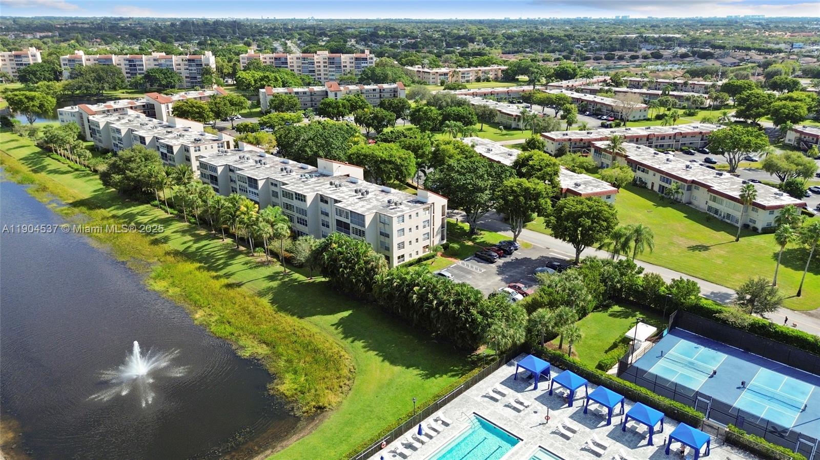 VILLAGES OF ORIOLE ABBEY - Residential