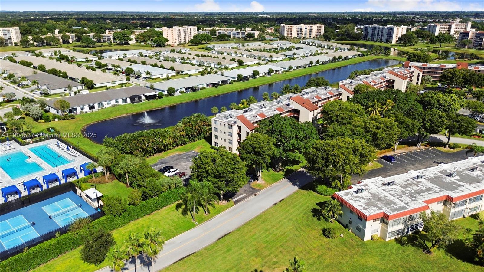 VILLAGES OF ORIOLE ABBEY - Residential