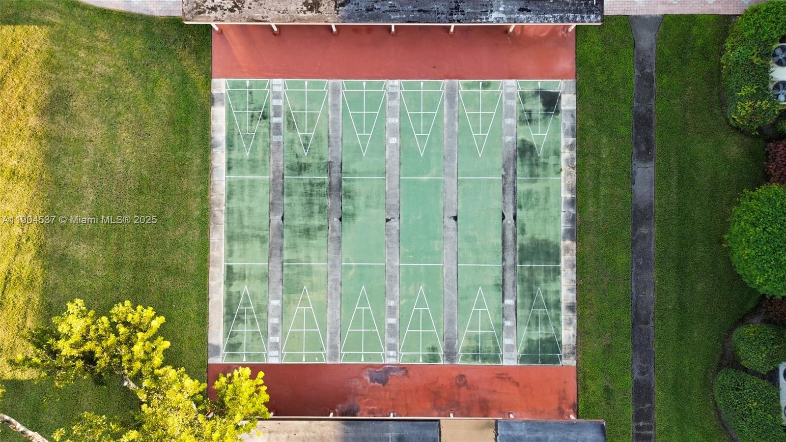 VILLAGES OF ORIOLE ABBEY - Residential