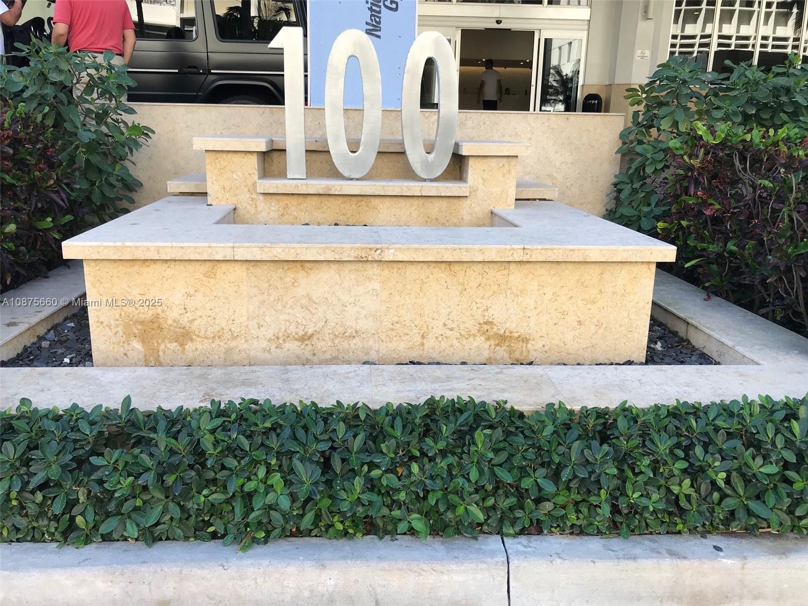 THE DECOPLAGE CONDO - Residential Lease