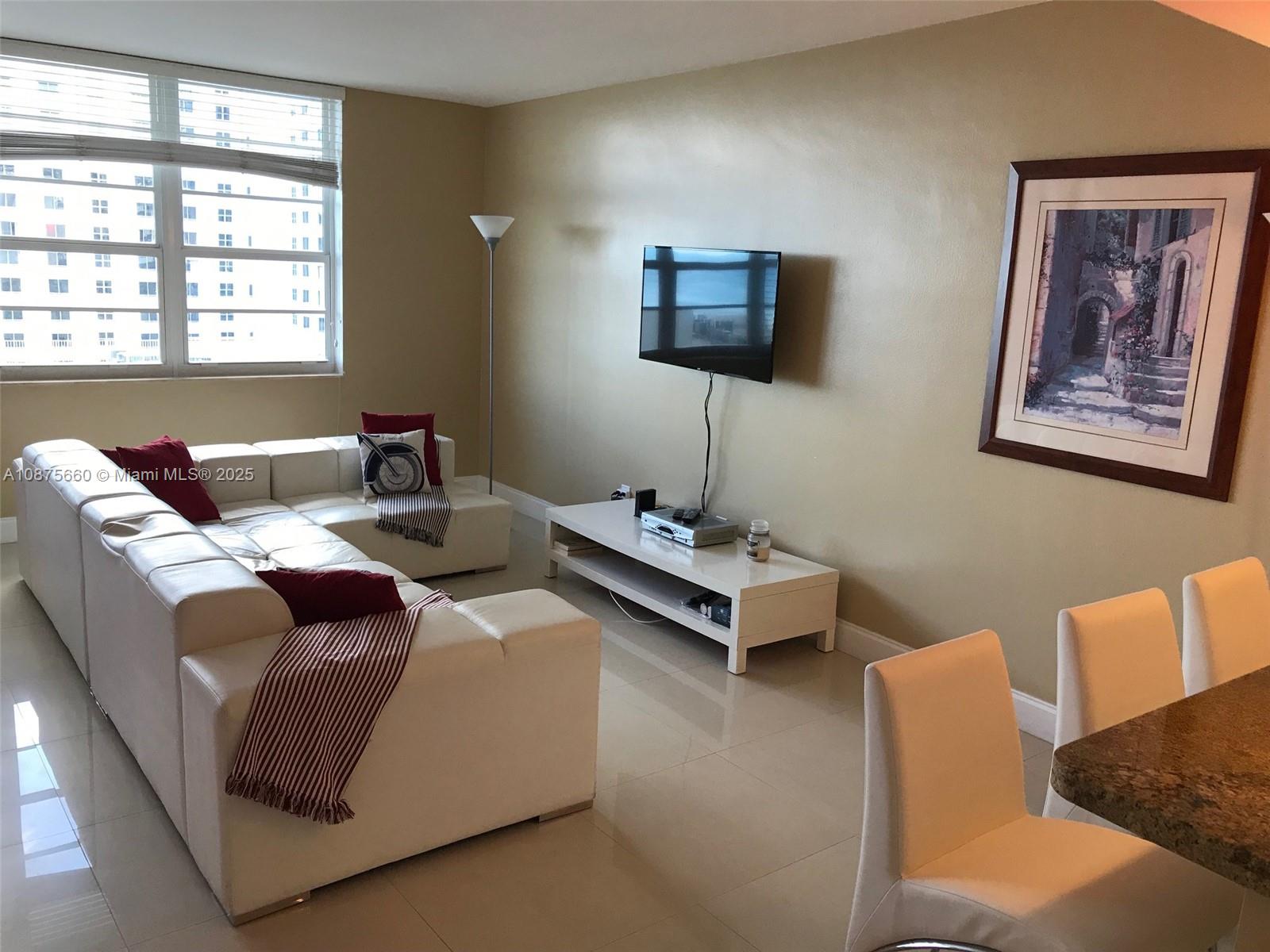 THE DECOPLAGE CONDO - Residential Lease