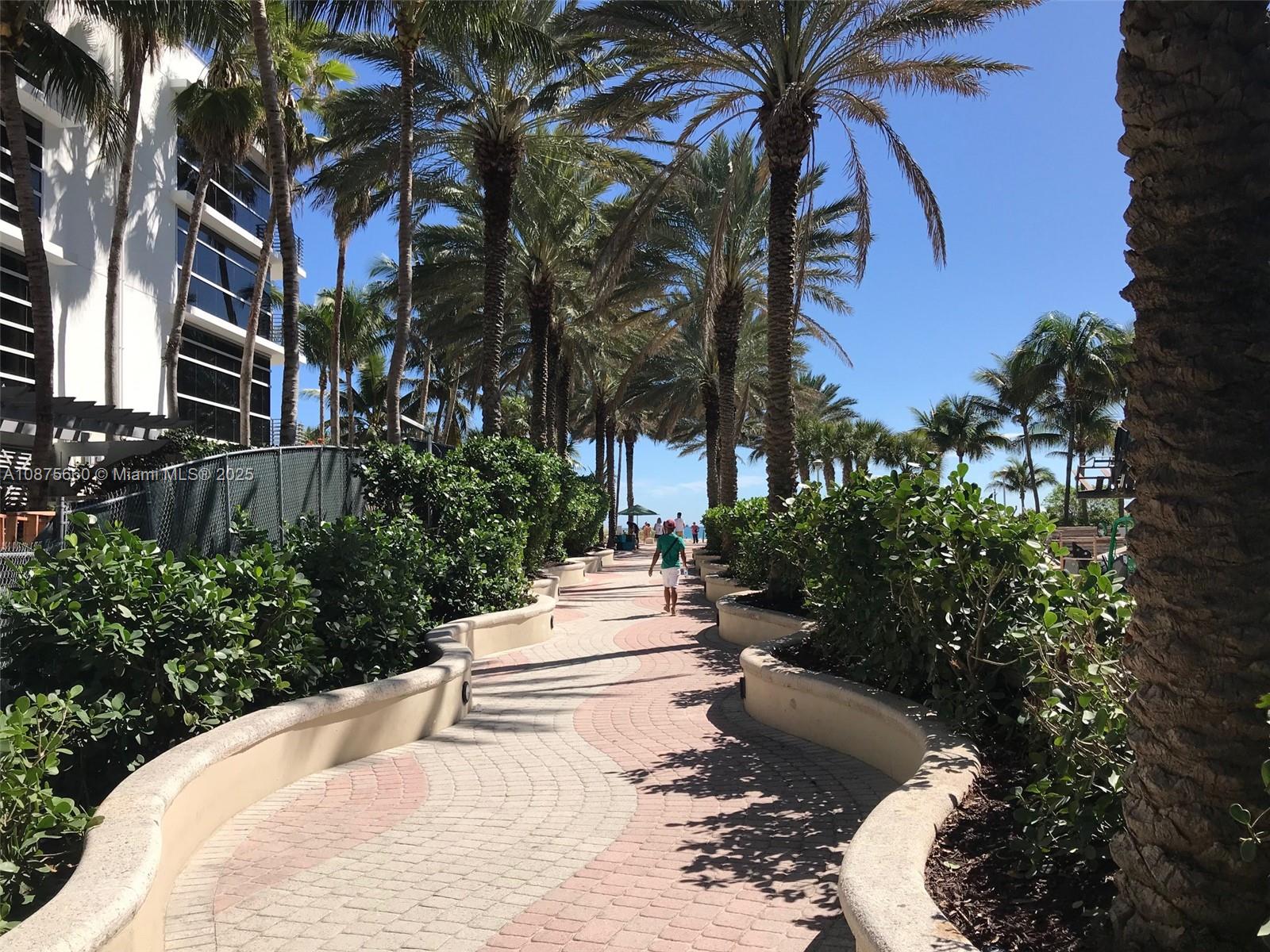 THE DECOPLAGE CONDO - Residential Lease