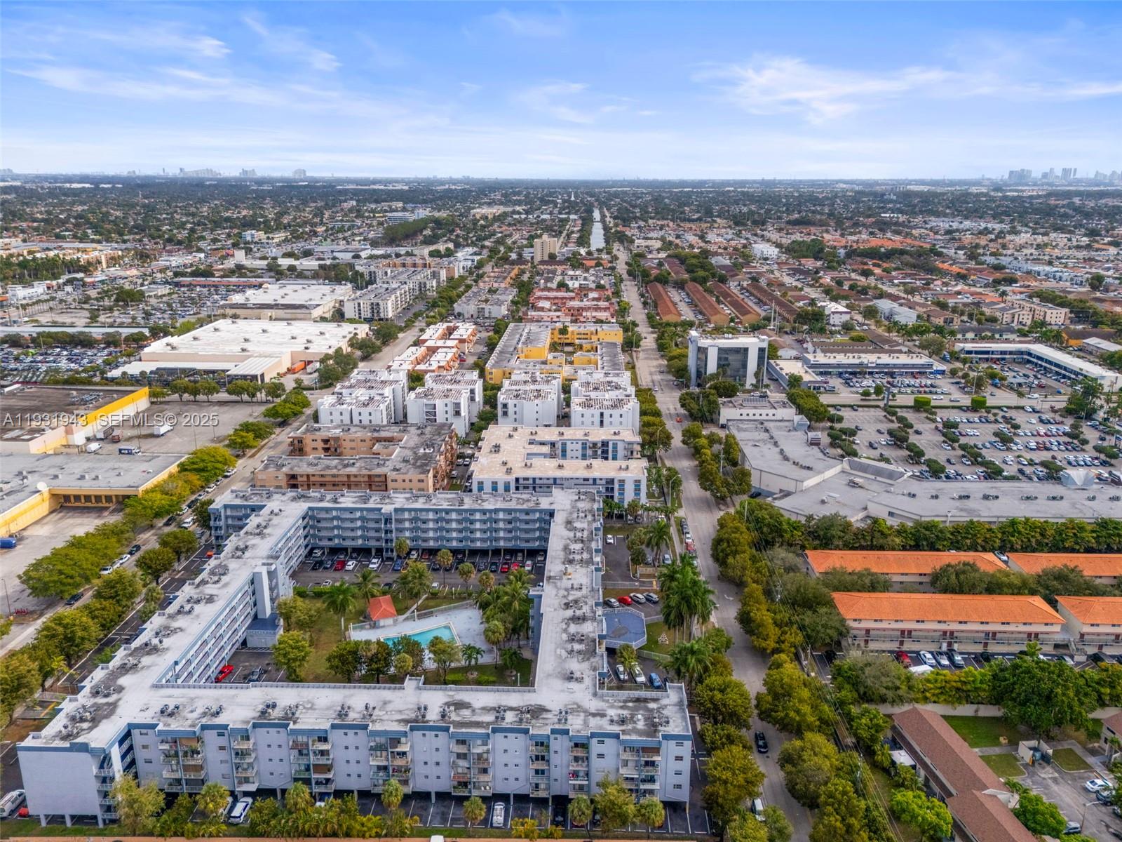 EL SOL CONDO - Residential