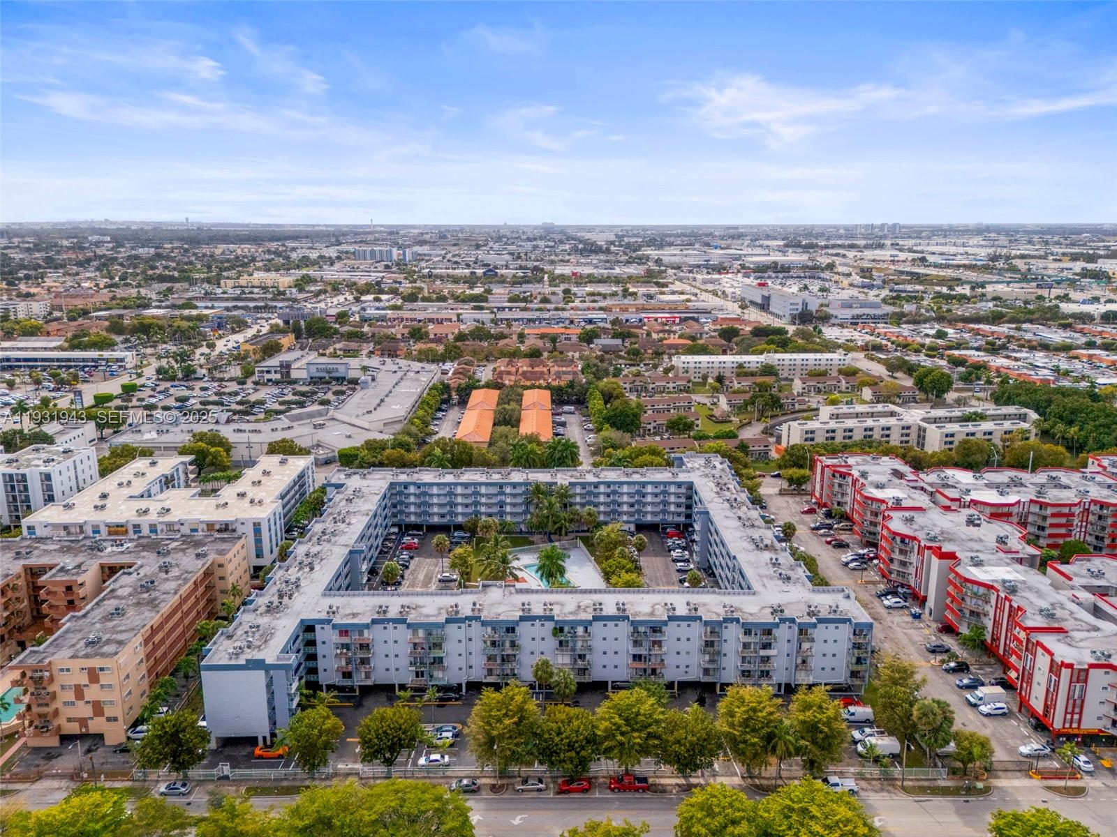 EL SOL CONDO - Residential