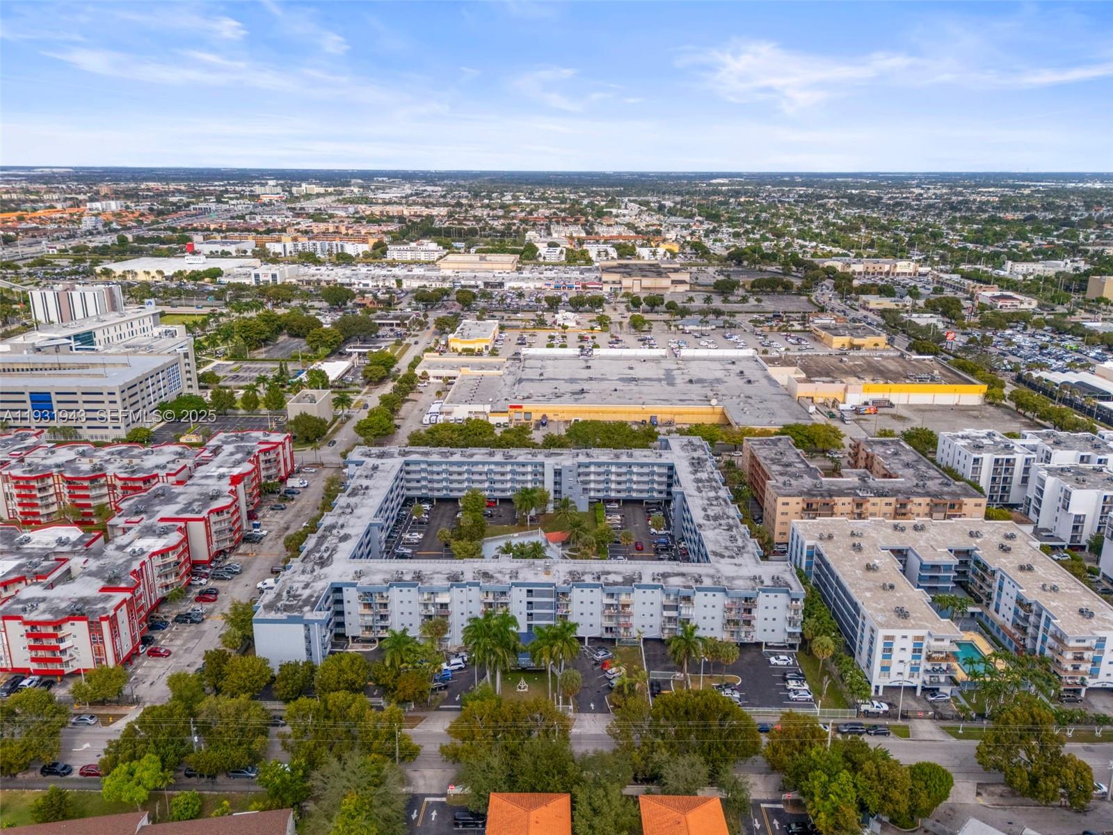 EL SOL CONDO - Residential