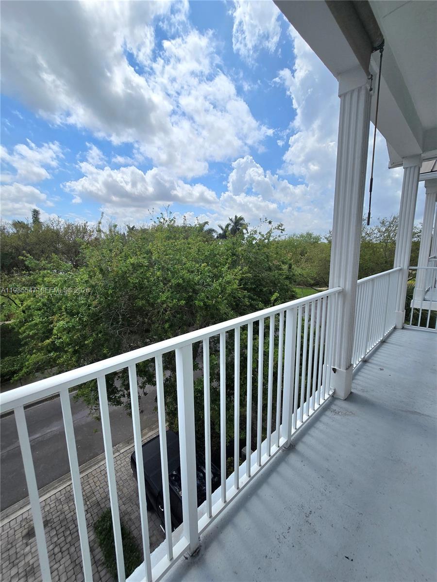 LAKESIDE VILLAGE OF DAVIE - Residential