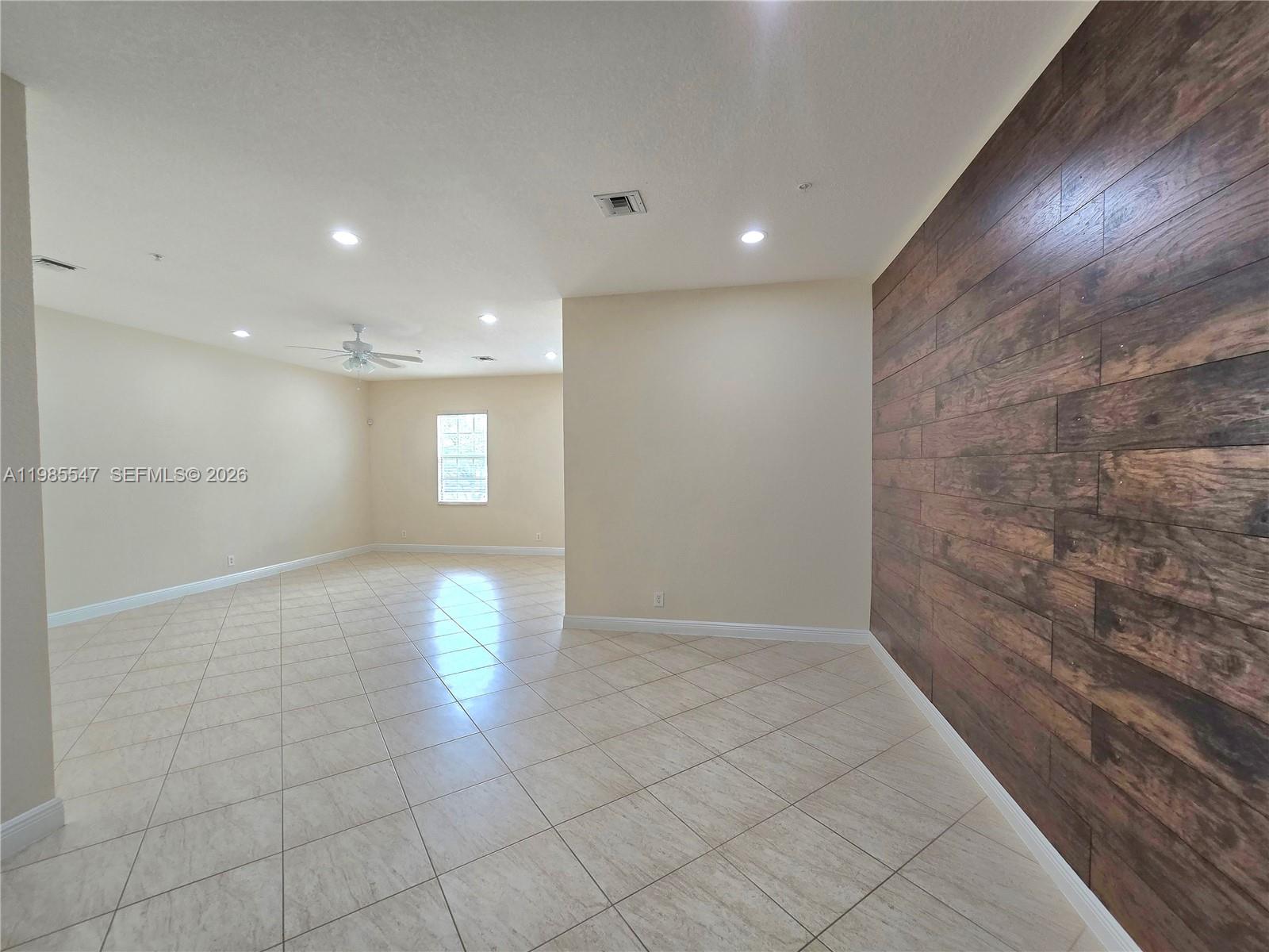 LAKESIDE VILLAGE OF DAVIE - Residential