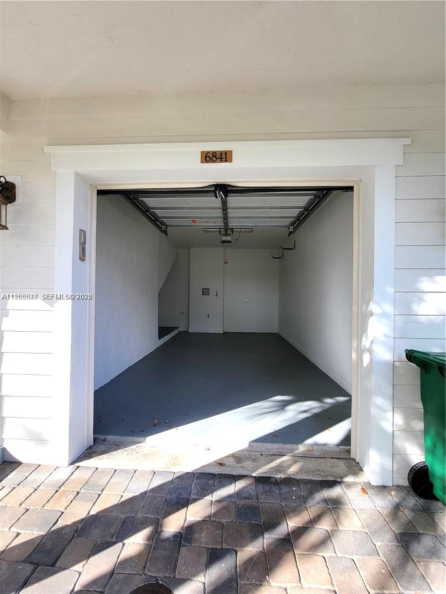 LAKESIDE VILLAGE OF DAVIE - Residential