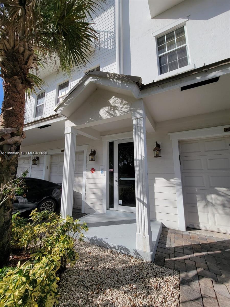 LAKESIDE VILLAGE OF DAVIE - Residential